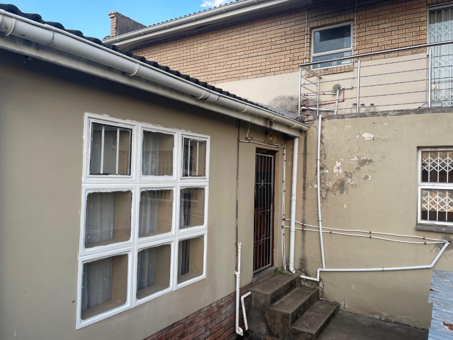 5 Bedroom Property for Sale in Amalinda Eastern Cape